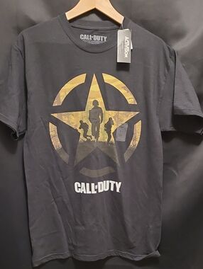 Call of Duty Black Graphic Logo Tee 2017 NWT